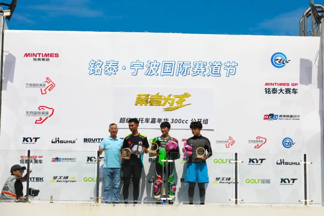 1754535682937697.jpg 647.jpg